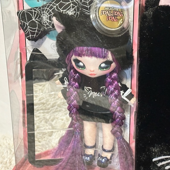 Na! Na! Na! Surprise 3-in -1 BackPack Bedroom Playset Tuesday Meow Doll NIB - Picture 6 of 7